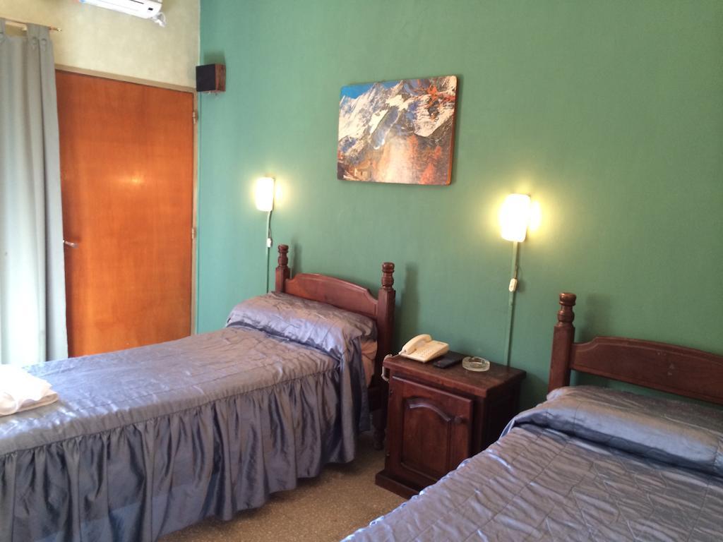Hotel Cordoba Villa Carlos Paz Zimmer foto