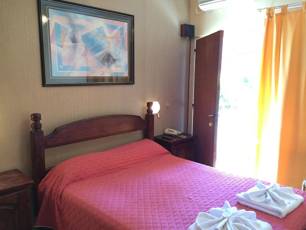 Hotel Cordoba Villa Carlos Paz Zimmer foto